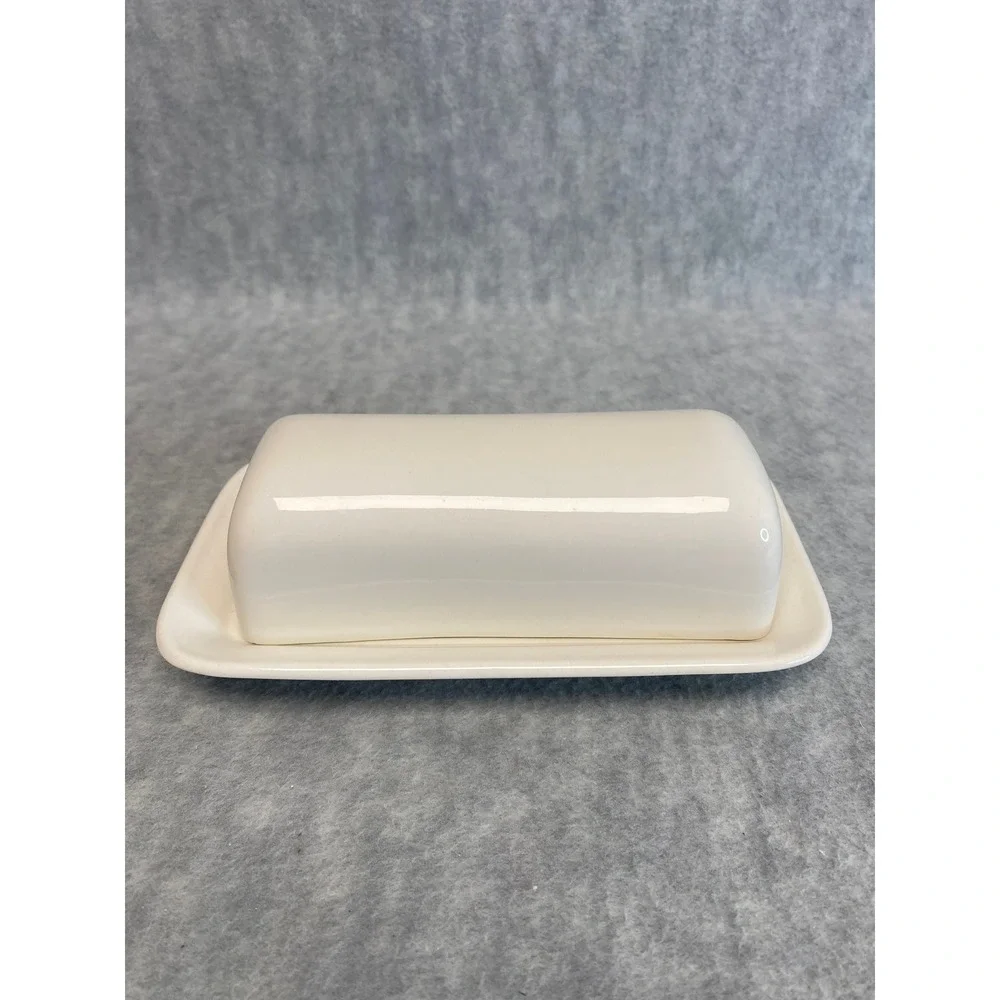 White Ceramic Butter Dish with Lid, Modern Kitchen Tableware, Serving‎ Dish
